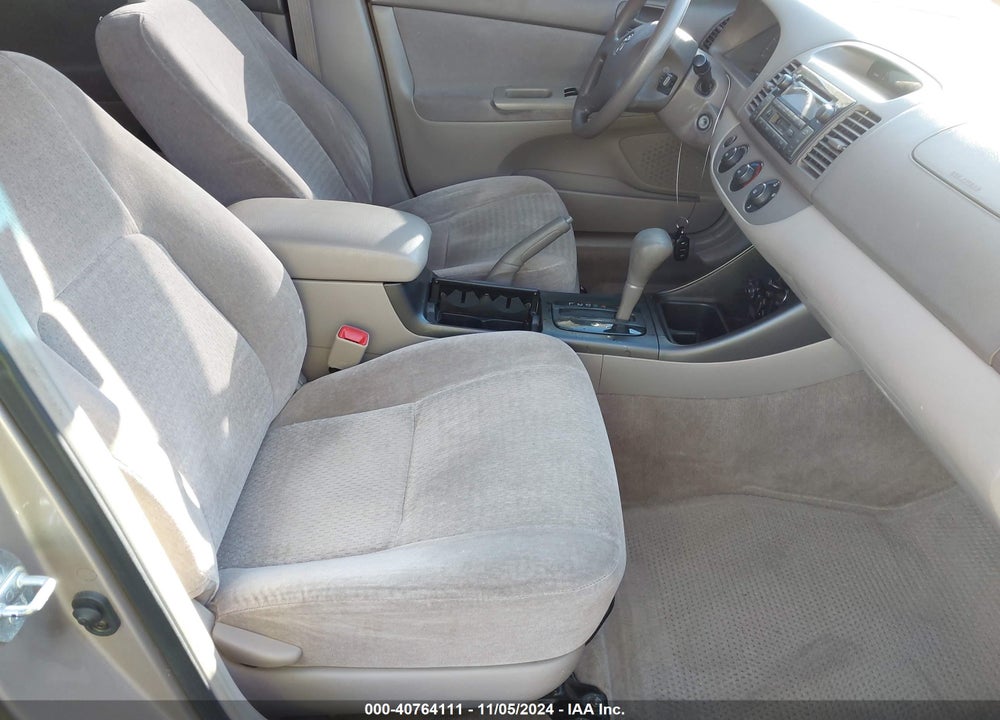 2004 TOYOTA CAMRY LE VIN: JTDBE32K940247419