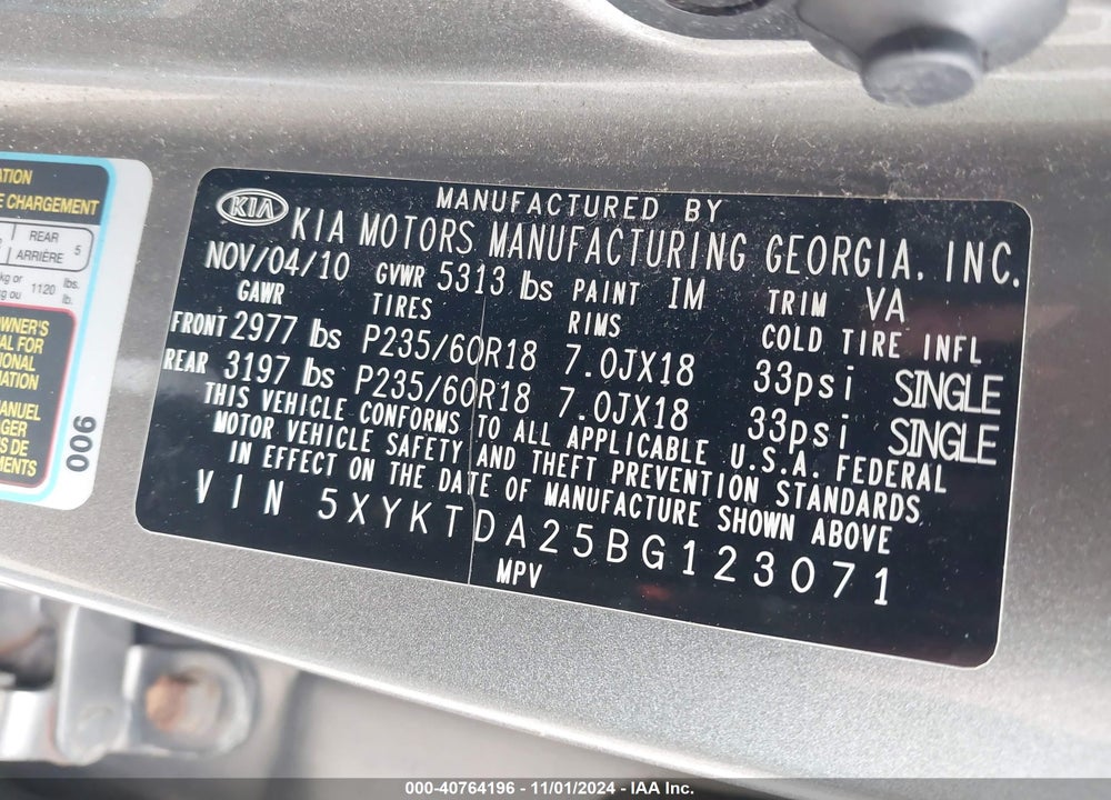 2011 KIA SORENTO LX V6 VIN: 5XYKTDA25BG123071