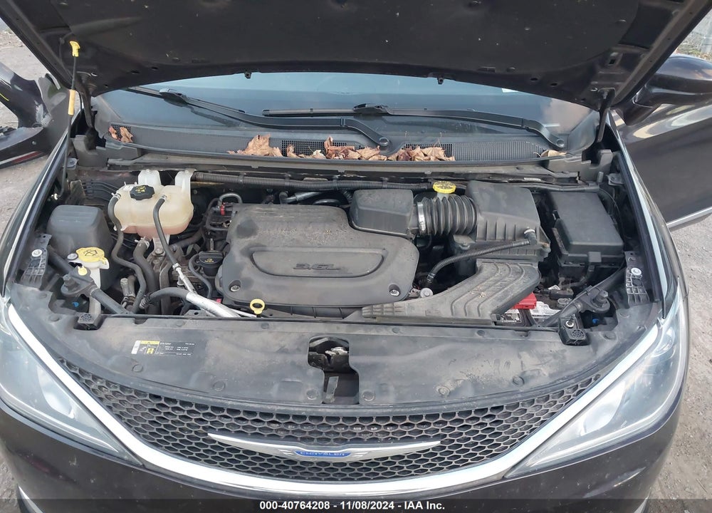 2019 CHRYSLER PACIFICA TOURING L VIN: 2C4RC1BG4KR592848
