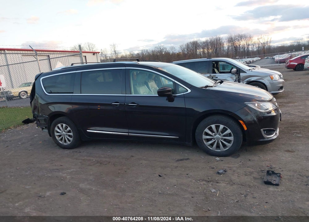 2019 CHRYSLER PACIFICA TOURING L VIN: 2C4RC1BG4KR592848