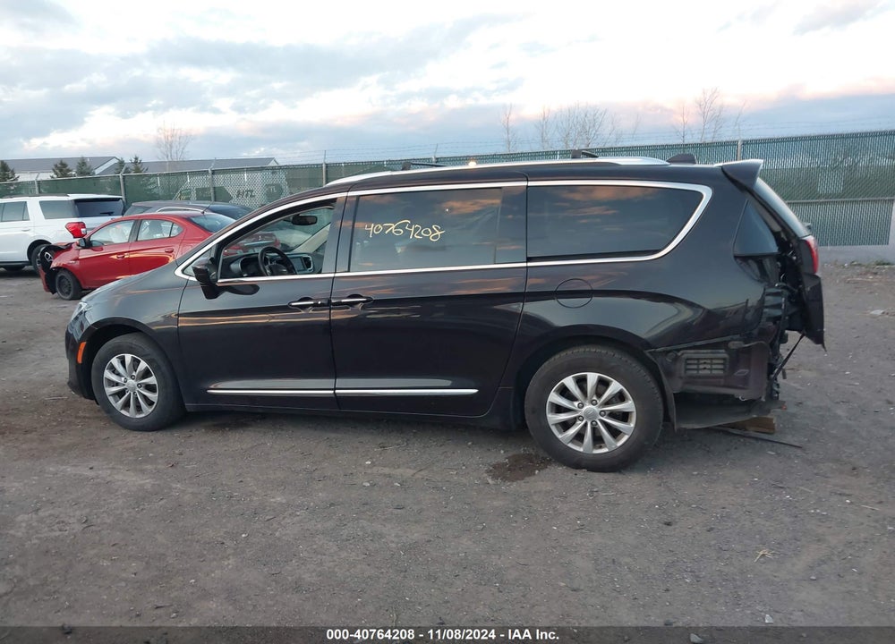 2019 CHRYSLER PACIFICA TOURING L VIN: 2C4RC1BG4KR592848