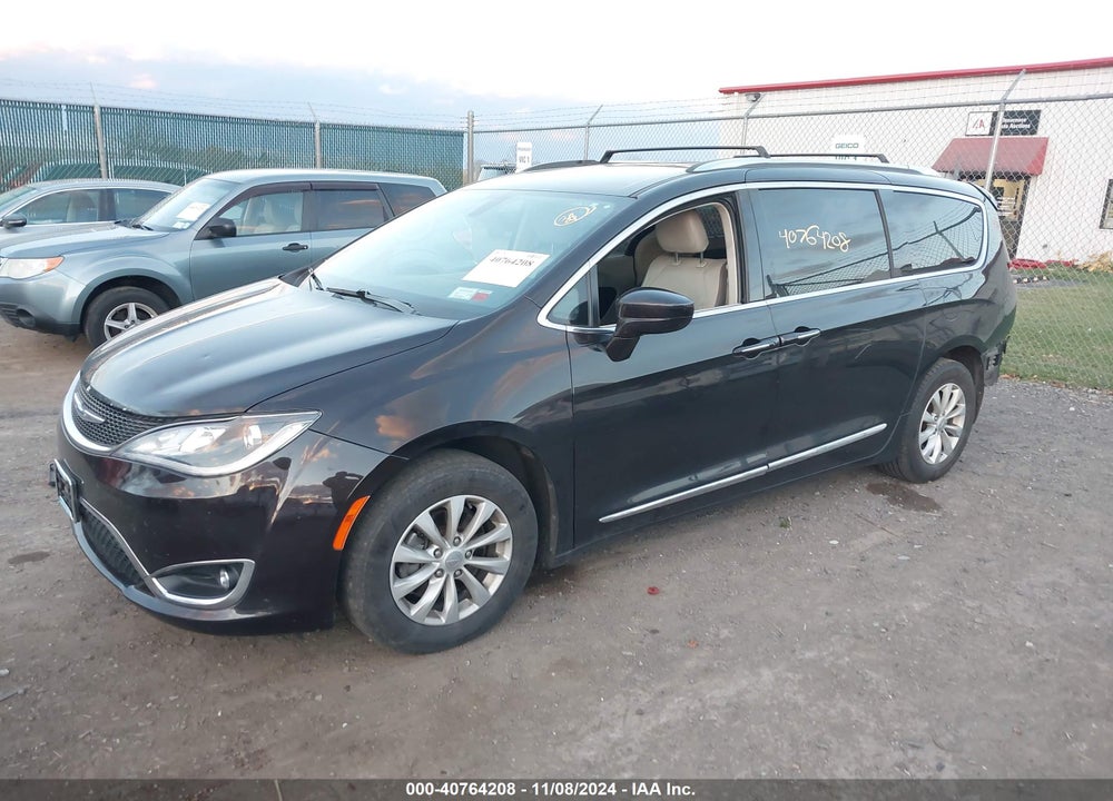 2019 CHRYSLER PACIFICA TOURING L VIN: 2C4RC1BG4KR592848