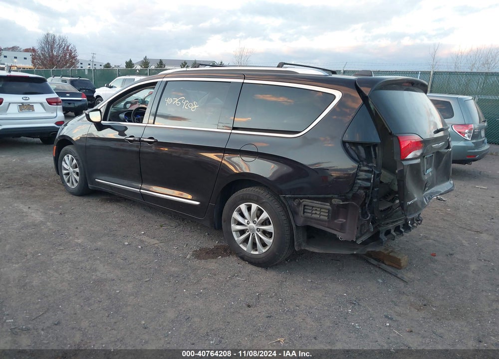 2019 CHRYSLER PACIFICA TOURING L VIN: 2C4RC1BG4KR592848
