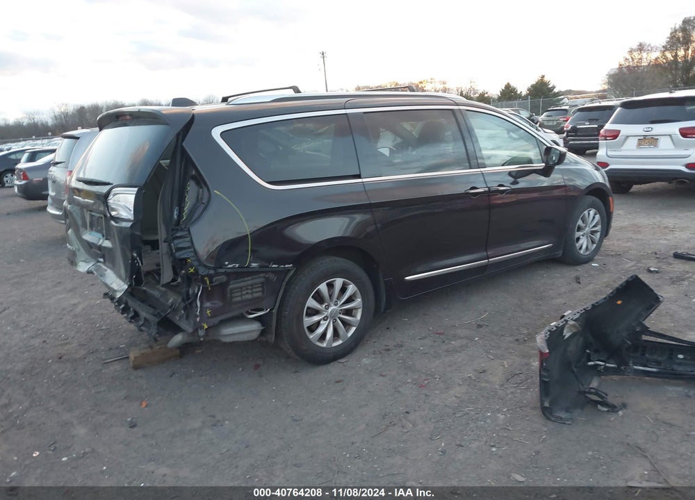 2019 CHRYSLER PACIFICA TOURING L VIN: 2C4RC1BG4KR592848