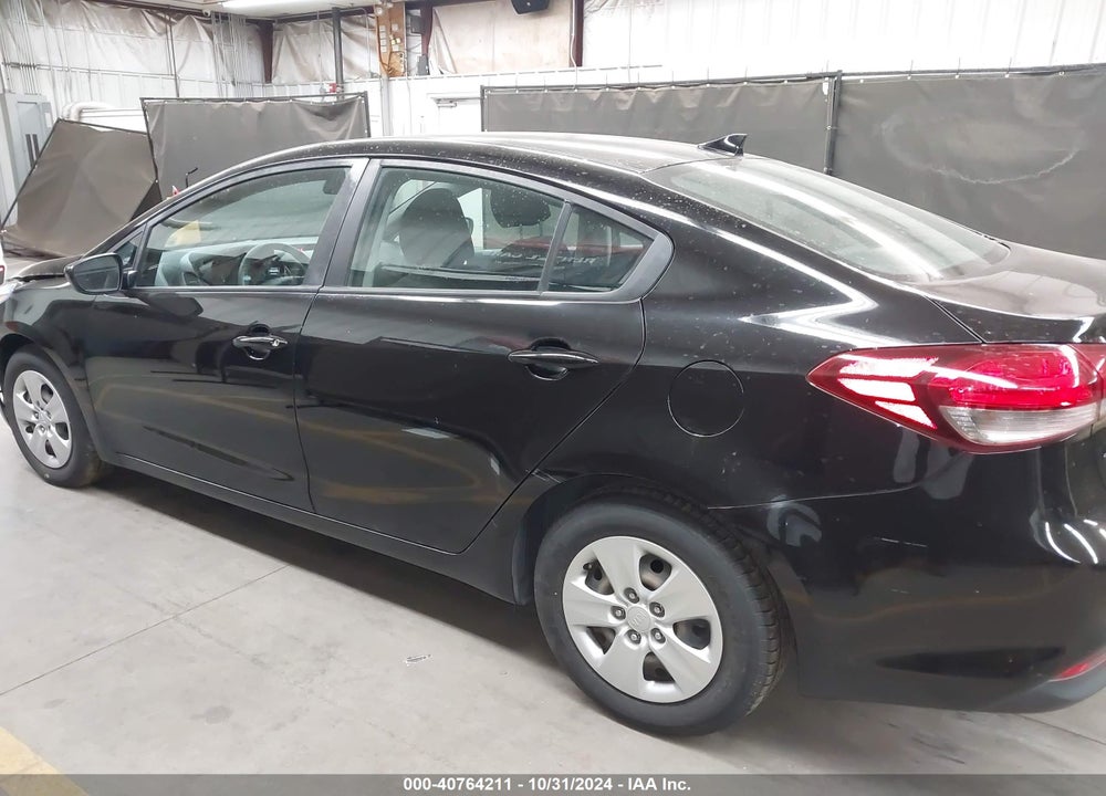 2018 KIA FORTE LX VIN: 3KPFK4A73JE219681