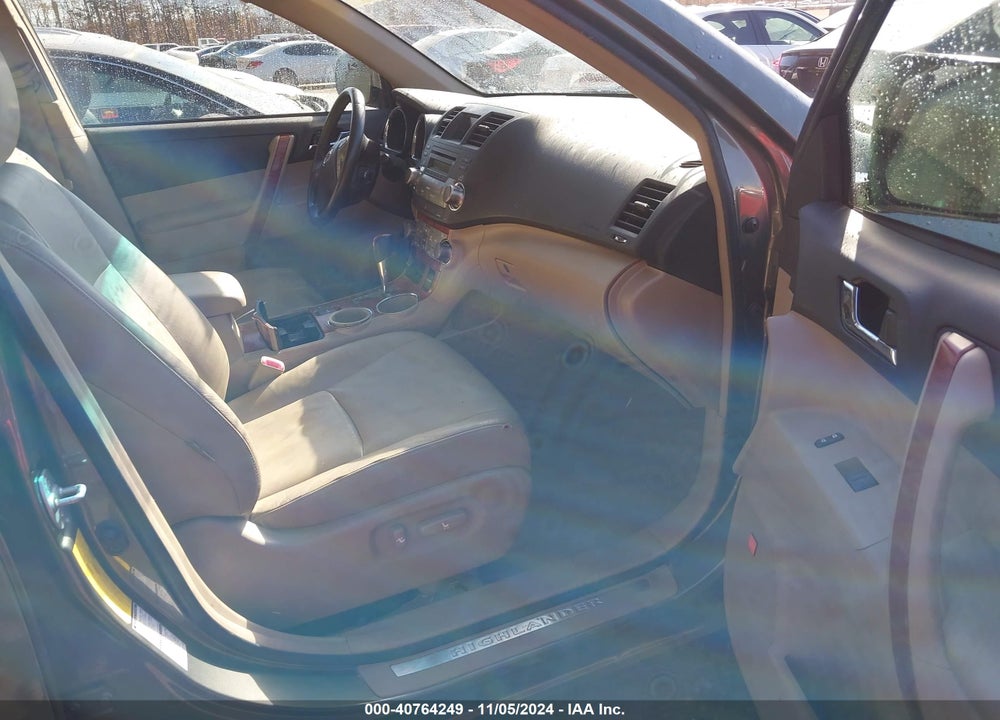 2008 TOYOTA HIGHLANDER LIMITED VIN: JTEES42A982082027