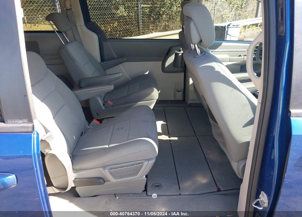 2010 DODGE GRAND CARAVAN HERO VIN: 2D4RN3D16AR417856