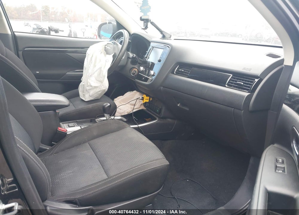 2020 MITSUBISHI OUTLANDER ES 2.4 VIN: JA4AD2A32LZ047702