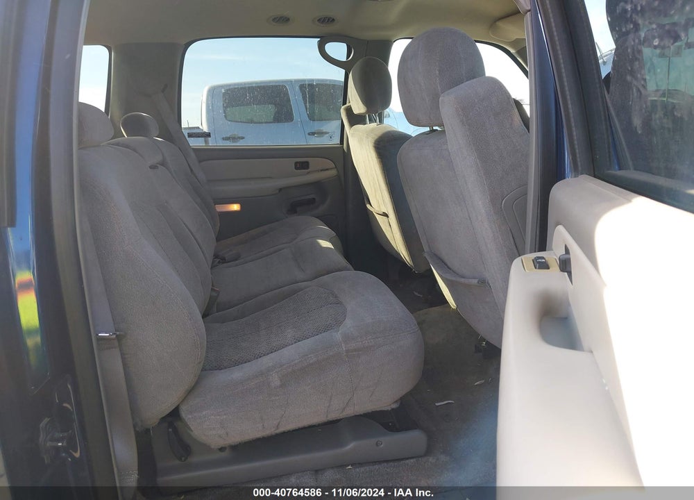 2000 CHEVROLET SUBURBAN 1500 LS VIN: 3GNFK16T2YG180446