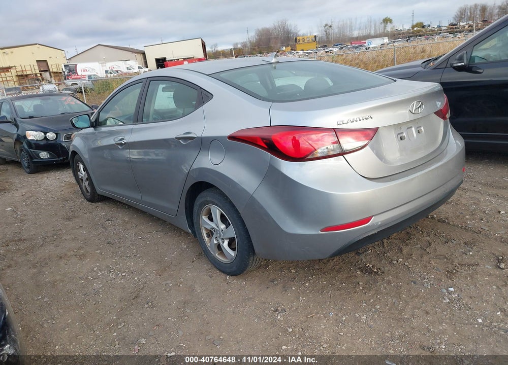 2015 HYUNDAI ELANTRA VIN: 5NPDH4AE4FH579792