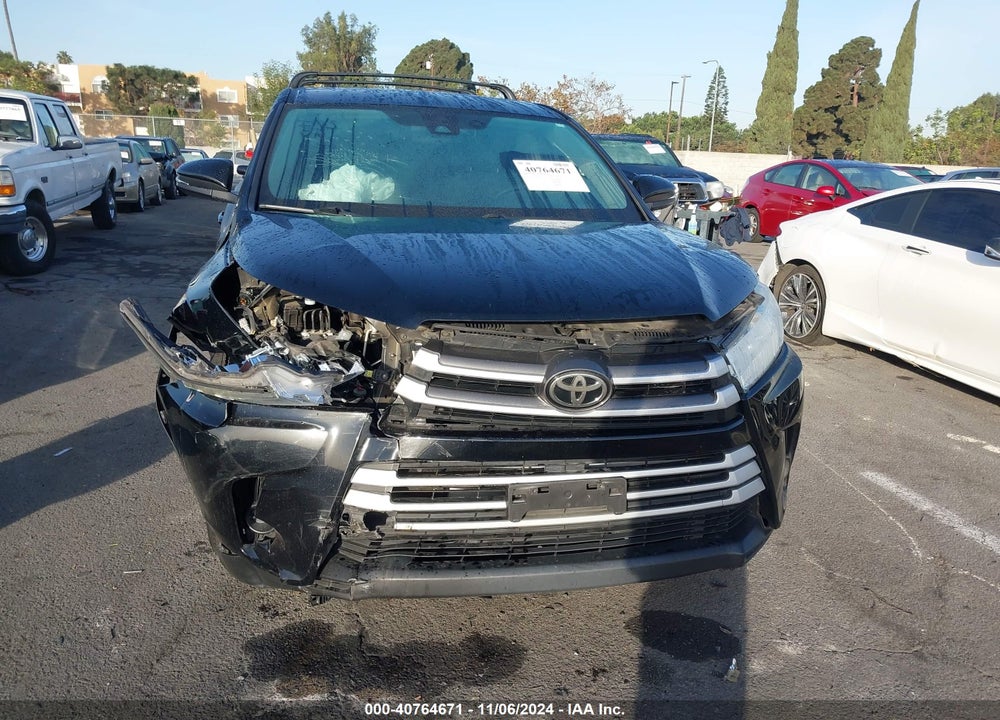 2019 TOYOTA HIGHLANDER LE VIN: 5TDZARFH5KS056067