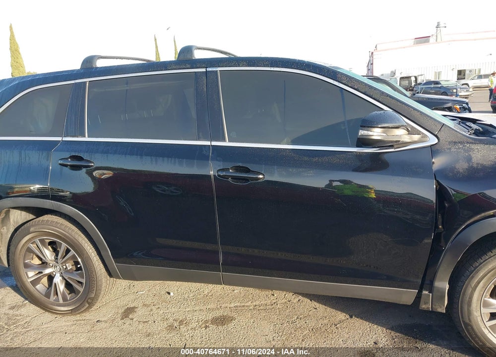 2019 TOYOTA HIGHLANDER LE VIN: 5TDZARFH5KS056067