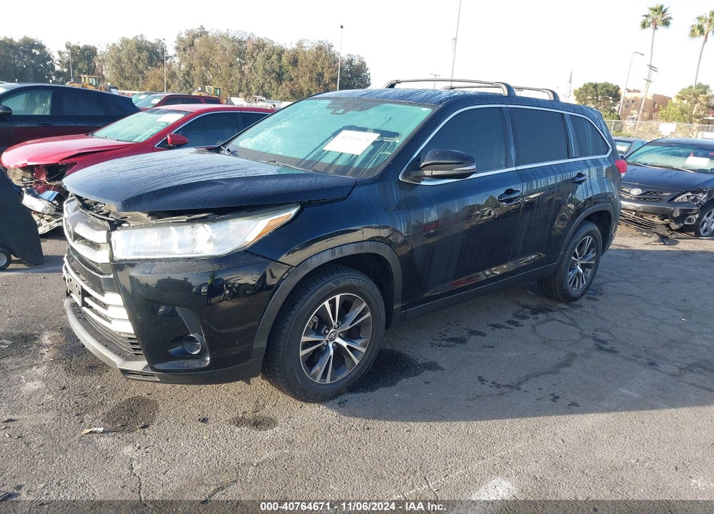 2019 TOYOTA HIGHLANDER LE VIN: 5TDZARFH5KS056067