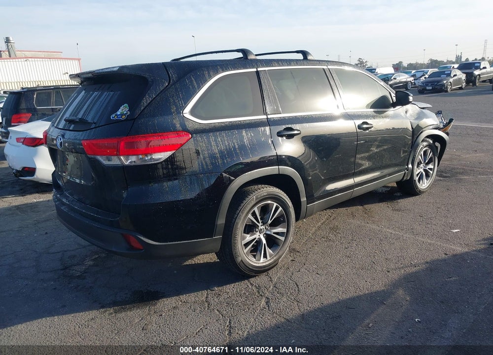 2019 TOYOTA HIGHLANDER LE VIN: 5TDZARFH5KS056067