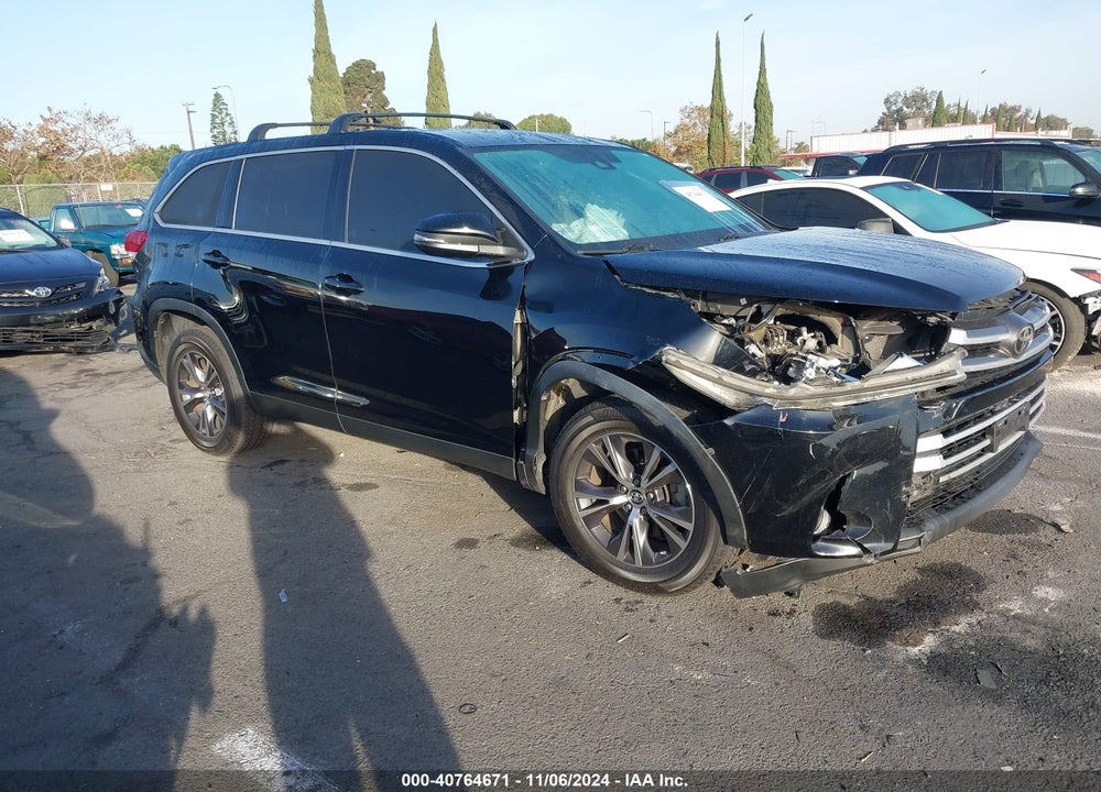 2019 TOYOTA HIGHLANDER LE VIN: 5TDZARFH5KS056067