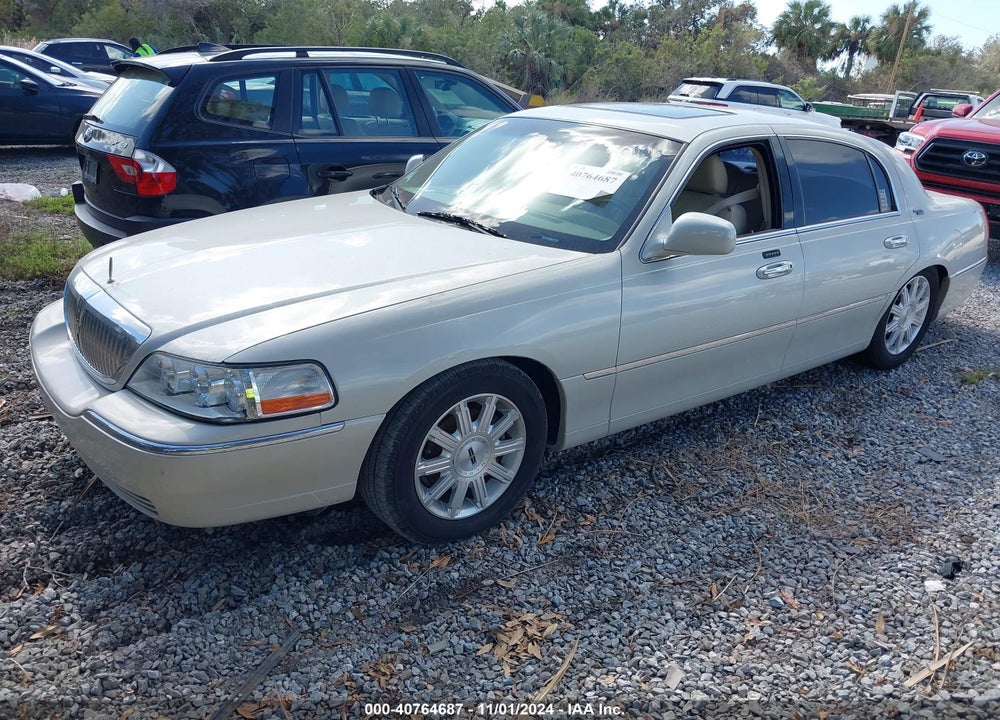 2006 LINCOLN TOWN CAR SIGNATURE LIMITED VIN: 1LNHM82V16Y636401