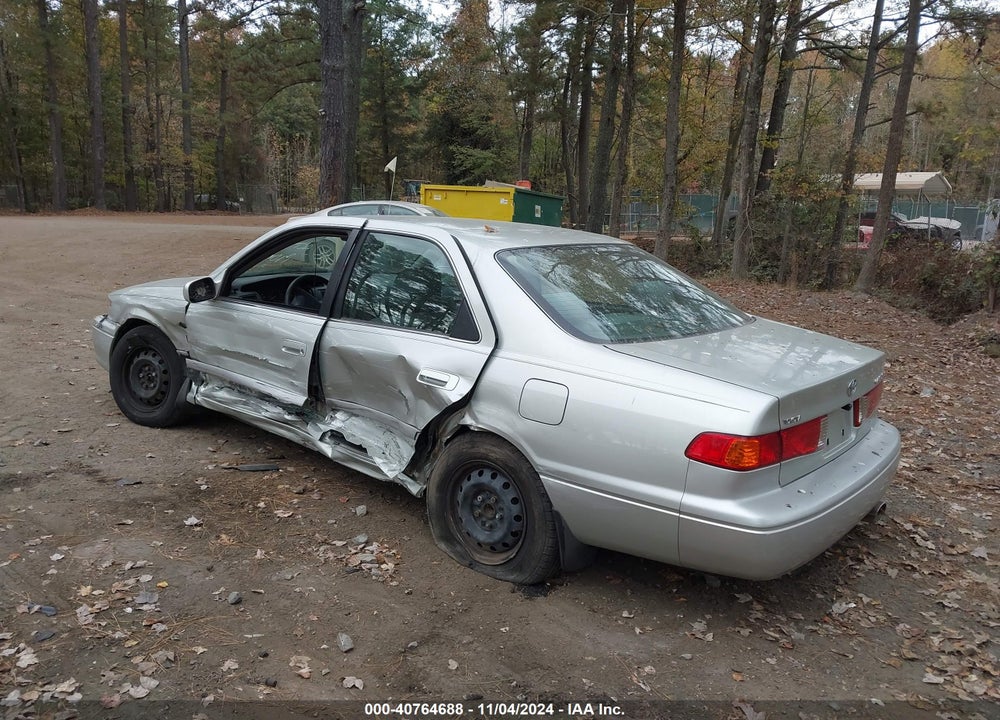 2001 TOYOTA CAMRY LE VIN: JT2BG22K610606587