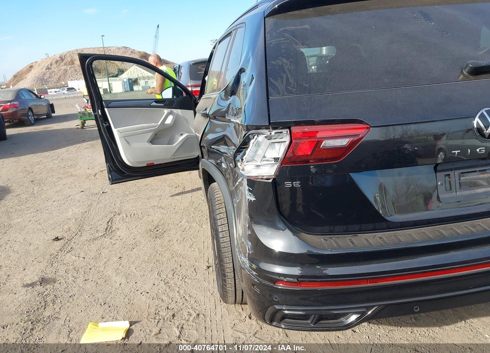 2024 VOLKSWAGEN TIGUAN 2.0T SE R-LINE BLACK VIN: 3VV8B7AX2RM057989