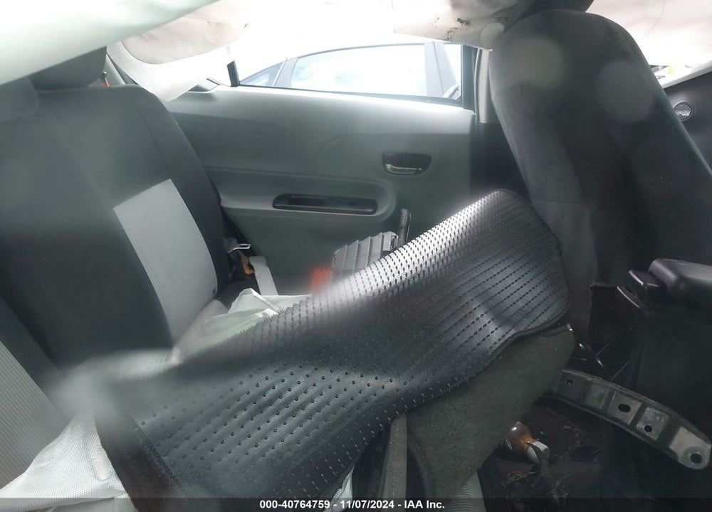 2013 TOYOTA PRIUS C TWO VIN: JTDKDTB34D1550694