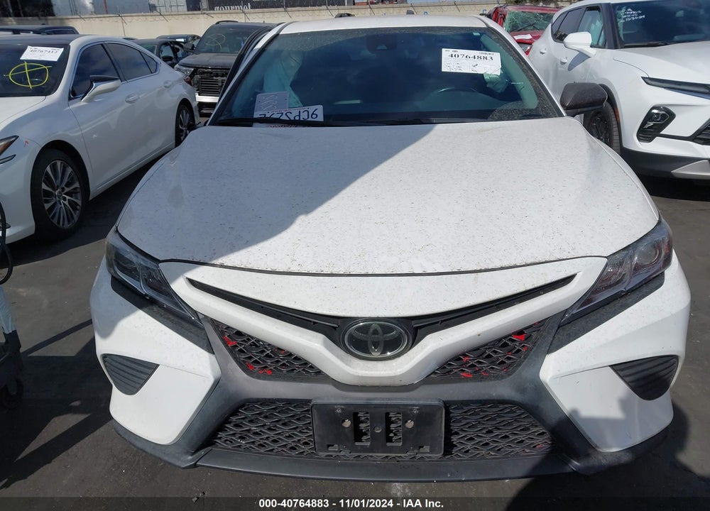 2018 TOYOTA CAMRY SE VIN: 4T1B11HK2JU049157
