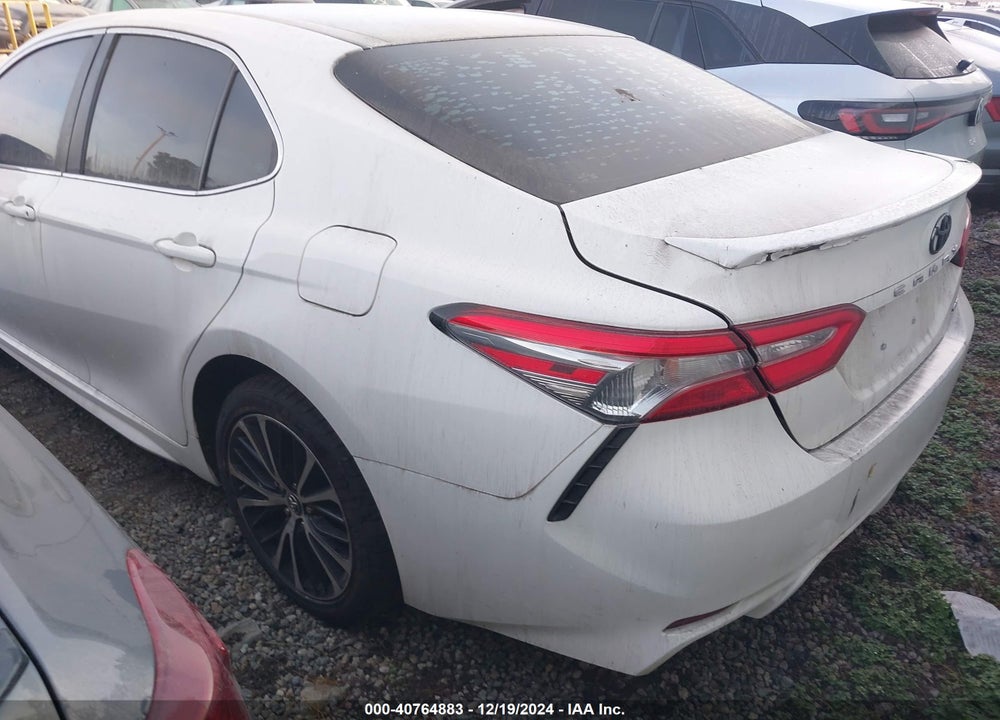 2018 TOYOTA CAMRY SE VIN: 4T1B11HK2JU049157