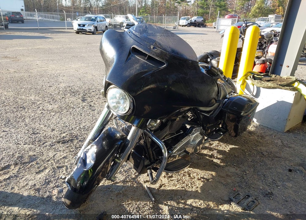 2017 HARLEY-DAVIDSON FLHXS STREET GLIDE SPECIAL VIN: 1HD1KRC1XHB679913