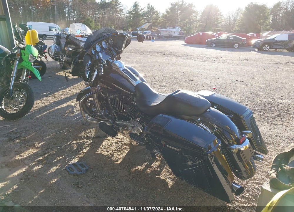 2017 HARLEY-DAVIDSON FLHXS STREET GLIDE SPECIAL VIN: 1HD1KRC1XHB679913