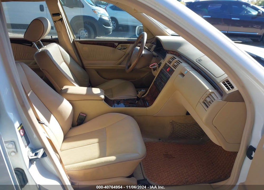 2001 MERCEDES-BENZ E 320 VIN: WDBJF65J01B244565
