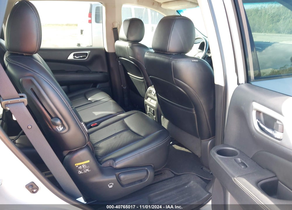 2018 NISSAN PATHFINDER SL VIN: 5N1DR2MN1JC635913