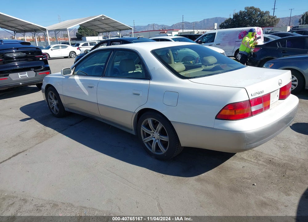 1998 LEXUS ES 300 VIN: JT8BF28G4W5022713
