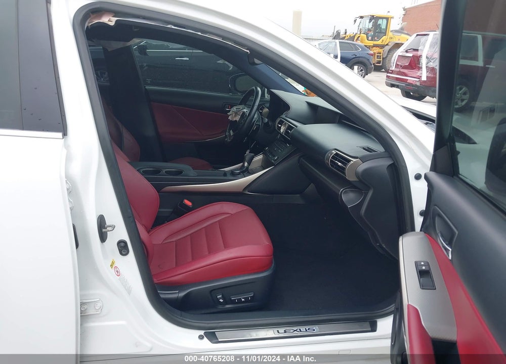 2016 LEXUS IS 200T VIN: JTHBA1D24G5031383