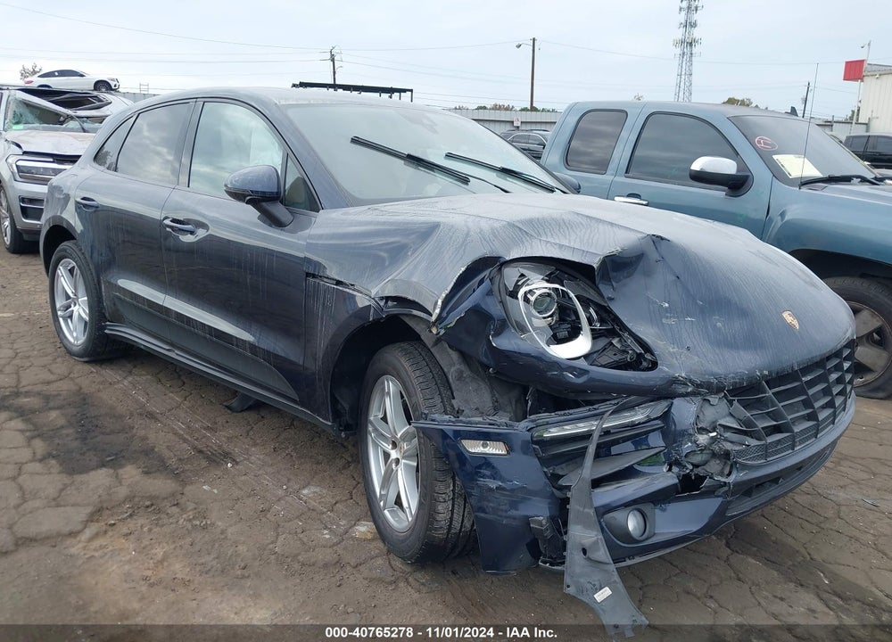 2017 PORSCHE MACAN VIN: WP1AA2A59HLB82541