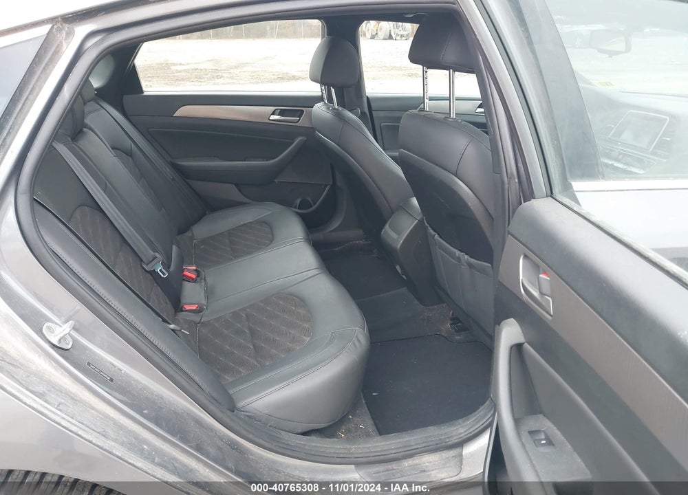 2018 HYUNDAI SONATA SPORT VIN: 5NPE34AF2JH698588