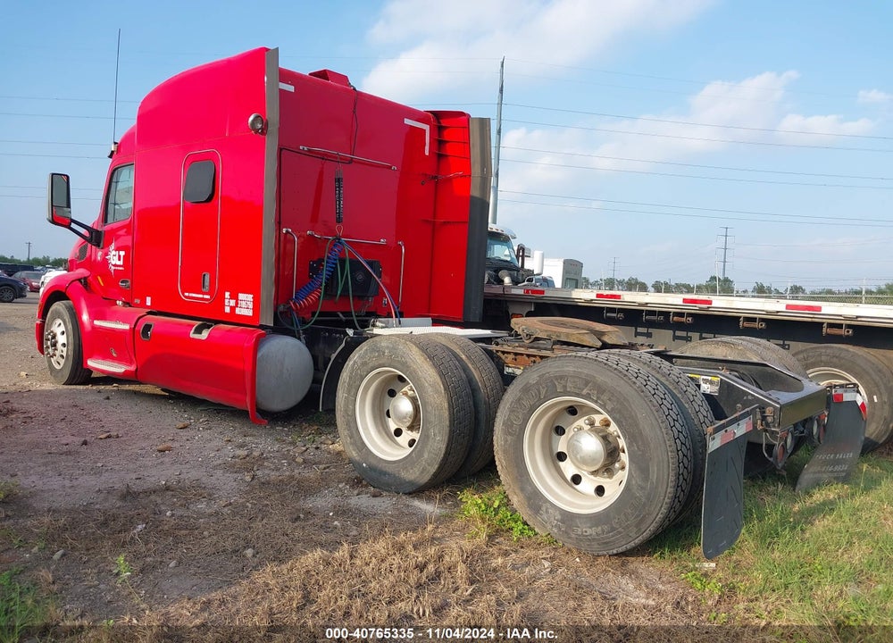 2017 PETERBILT 579 VIN: 1XPBDP9X7HD389650