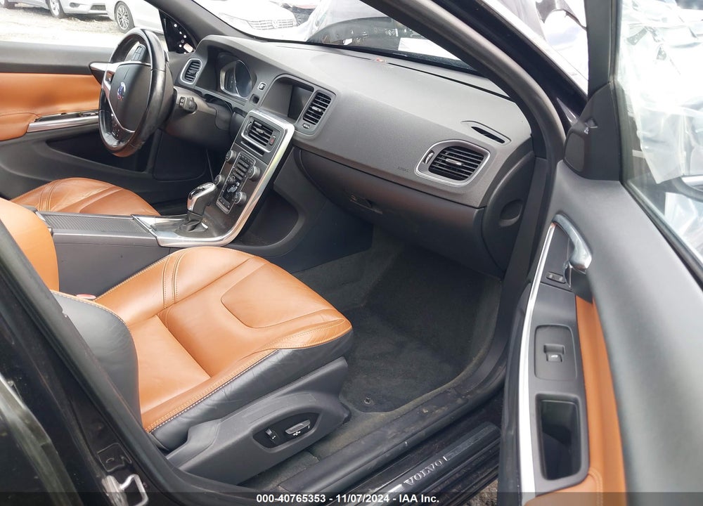2015 VOLVO V60 T5 PREMIER PLUS VIN: YV140MEC9F1213652