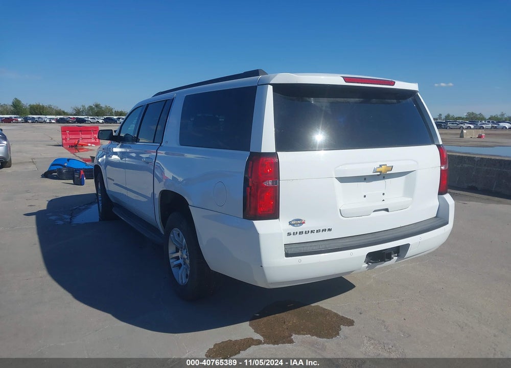 2018 CHEVROLET SUBURBAN LT VIN: 1GNSCHKCXJR242188