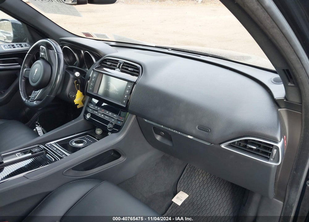 2018 JAGUAR F-PACE 25T PREMIUM VIN: SADCJ2FXXJA256026