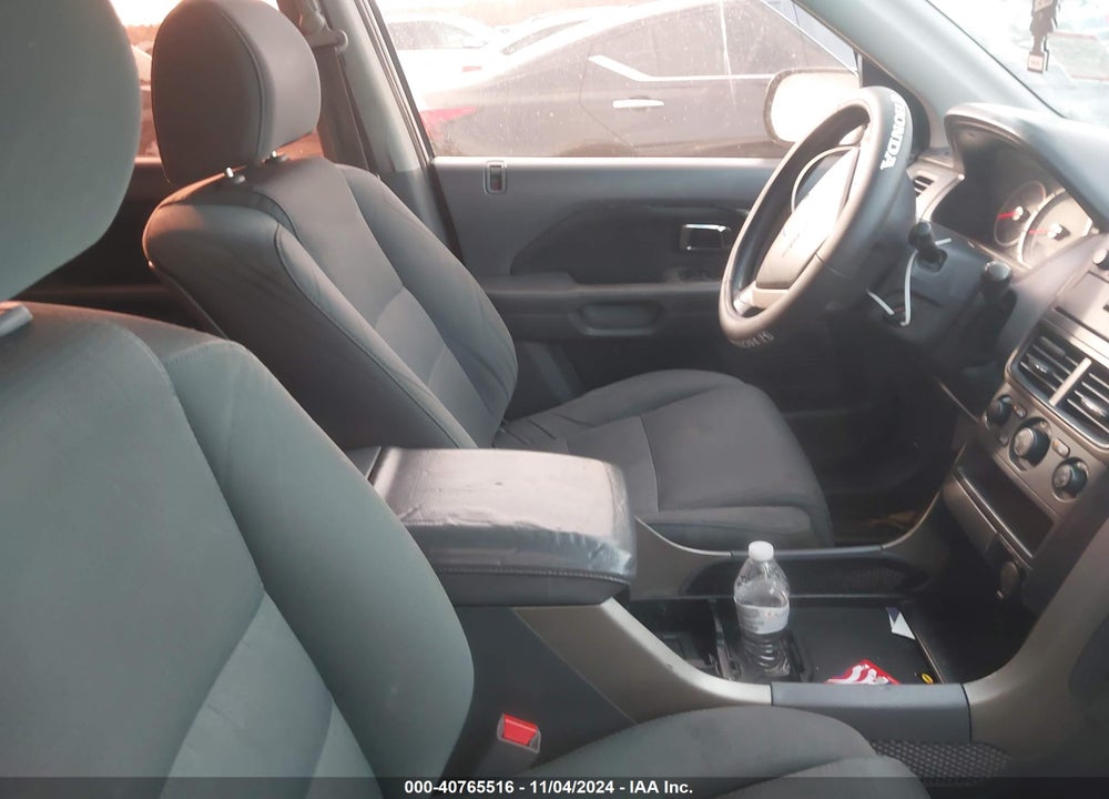 2007 HONDA PILOT LX VIN: 5FNYF281X7B040835