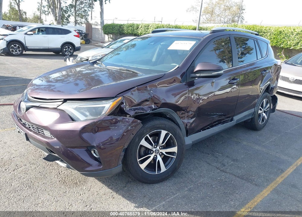2018 TOYOTA RAV4 XLE VIN: 2T3WFREV8JW426307