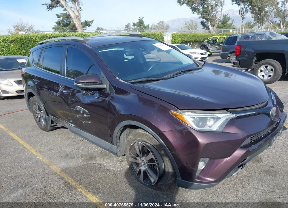 2018 TOYOTA RAV4 XLE VIN: 2T3WFREV8JW426307