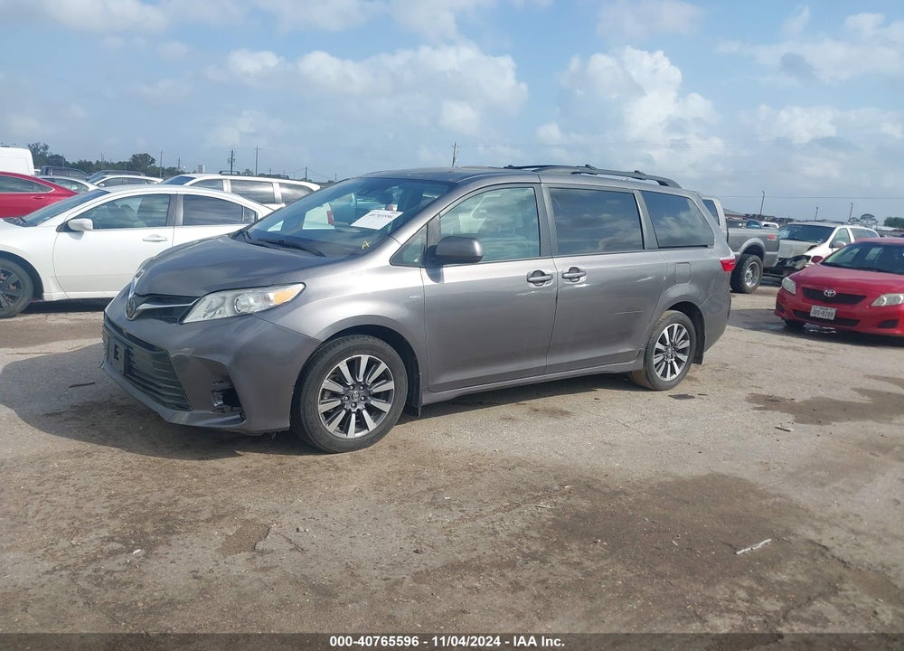2018 TOYOTA SIENNA LE 7 PASSENGER VIN: 5TDJZ3DC2JS200117