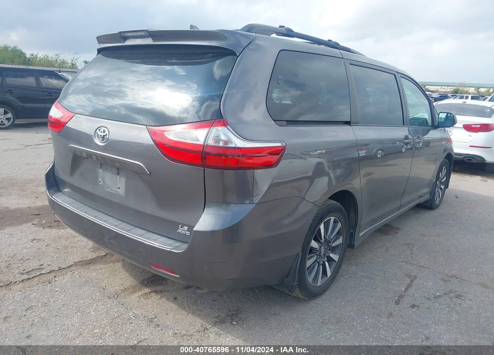 2018 TOYOTA SIENNA LE 7 PASSENGER VIN: 5TDJZ3DC2JS200117