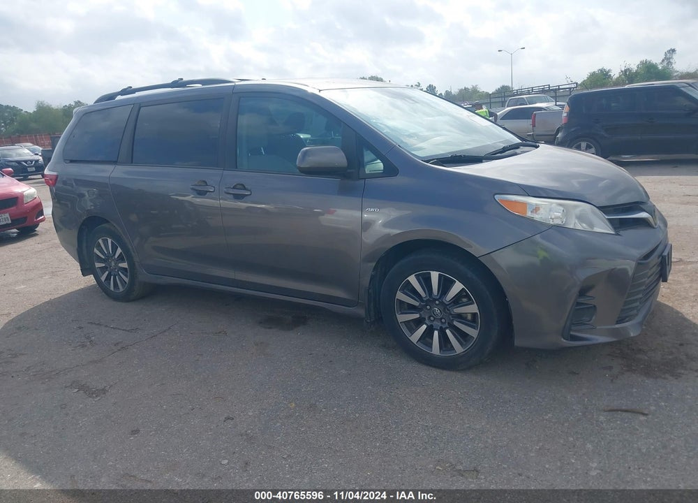 2018 TOYOTA SIENNA LE 7 PASSENGER VIN: 5TDJZ3DC2JS200117