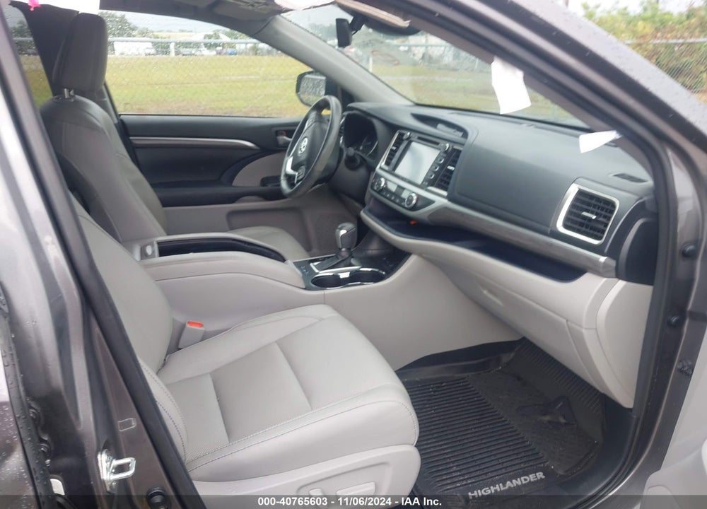 2018 TOYOTA HIGHLANDER LIMITED/PLATINUM VIN: 5TDDZRFH8JS488783
