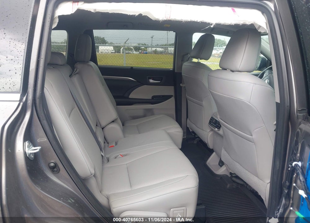 2018 TOYOTA HIGHLANDER LIMITED/PLATINUM VIN: 5TDDZRFH8JS488783