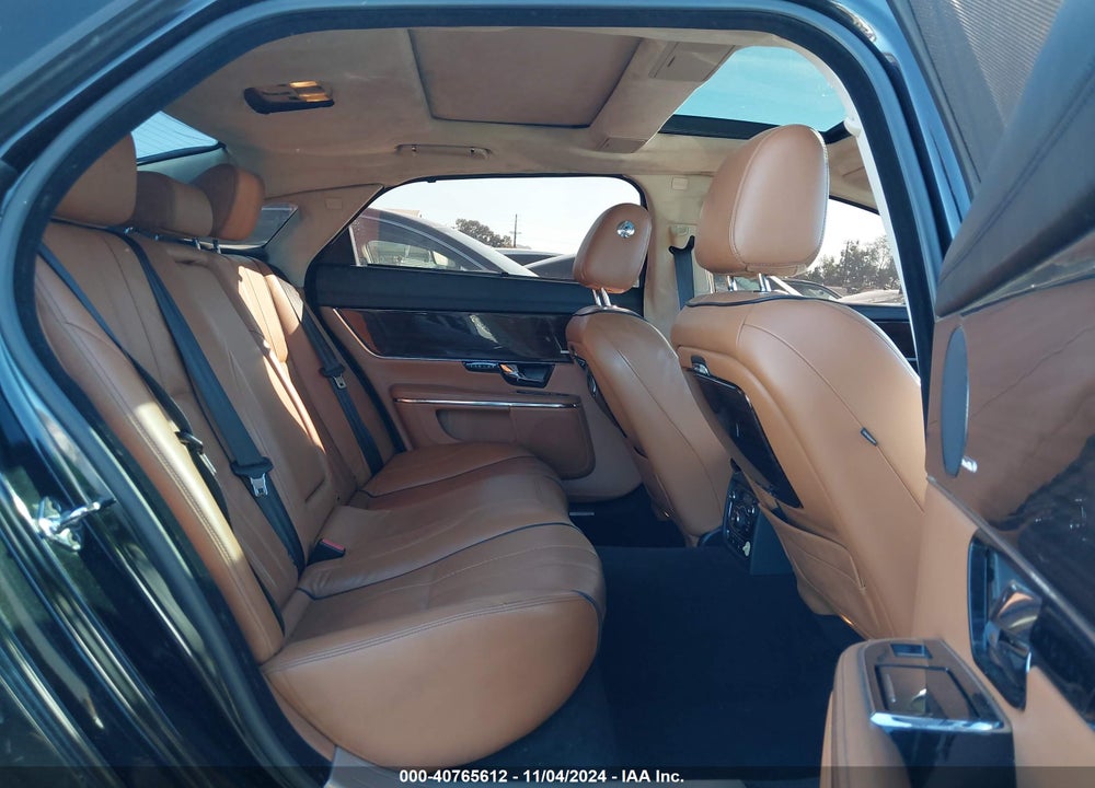 2010 JAGUAR XJ SUPER V8 VIN: SAJWA2GE7AMV00298