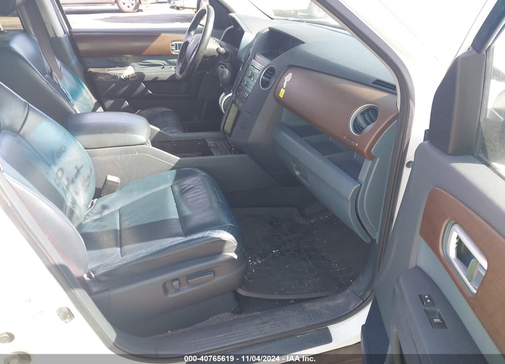2009 HONDA PILOT VIN: 5FNYF385X9B003165
