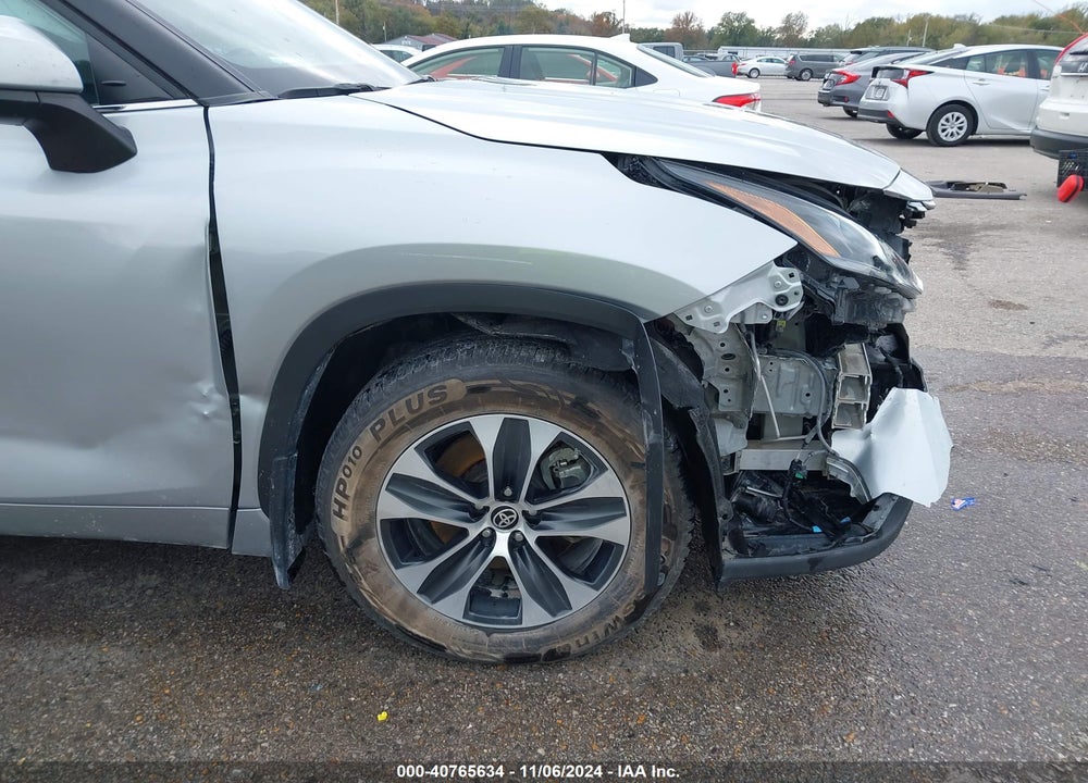 2021 TOYOTA HIGHLANDER XLE VIN: 5TDHZRBH2MS535768