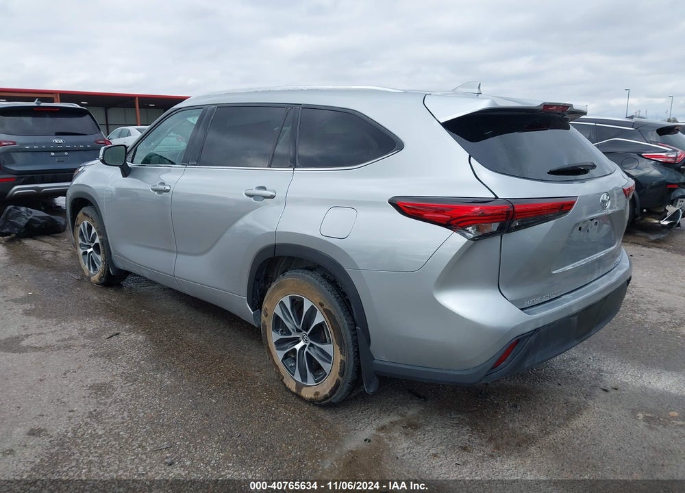 2021 TOYOTA HIGHLANDER XLE VIN: 5TDHZRBH2MS535768
