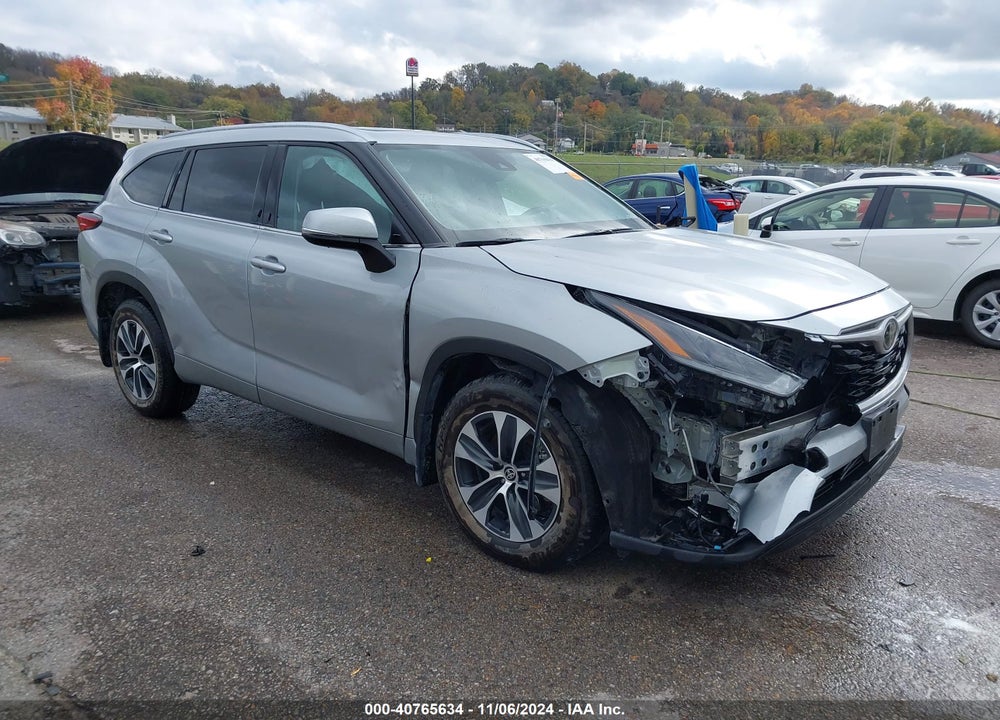 2021 TOYOTA HIGHLANDER XLE VIN: 5TDHZRBH2MS535768